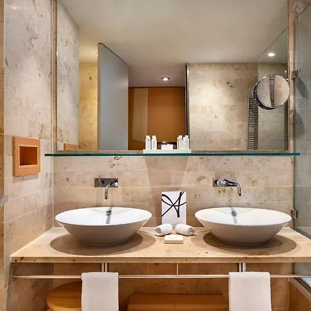 The Artist Grand Of Art Hotel Bilbao